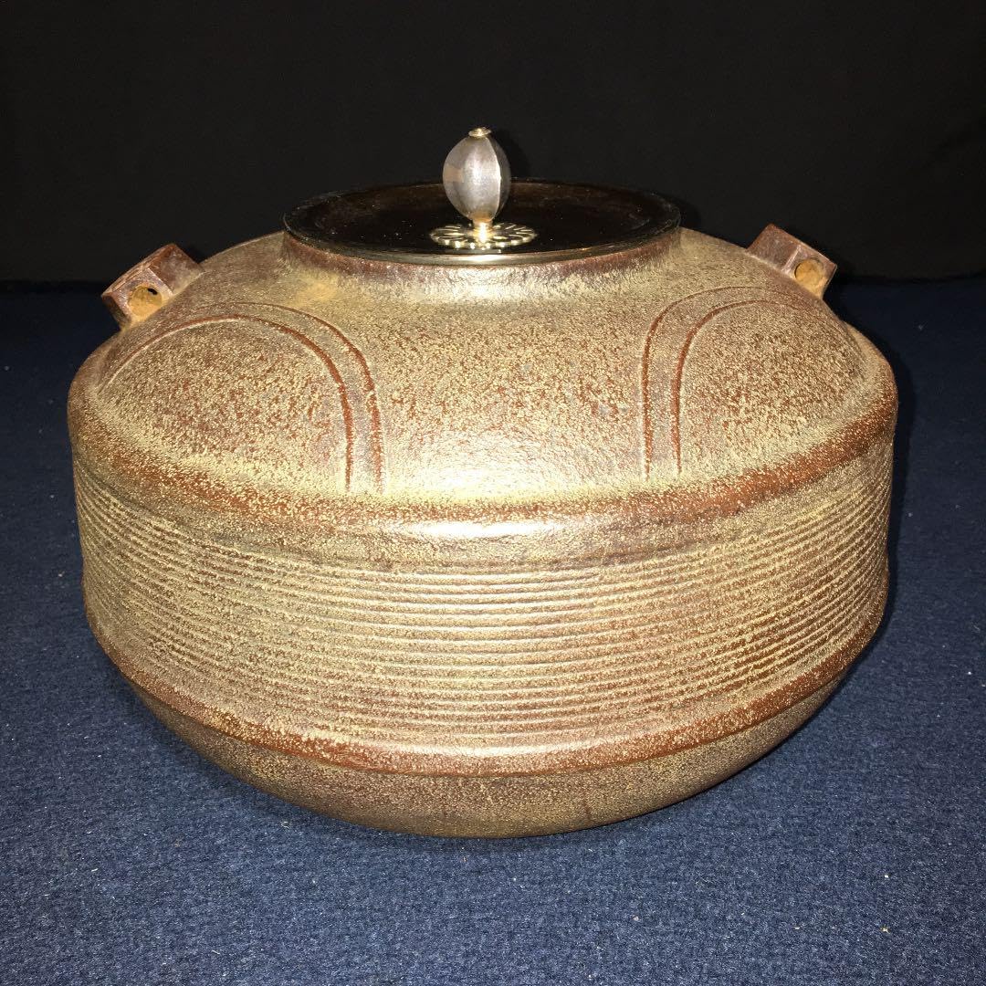 ほぼ未使用 茶道具 釜師 橋本辰敏造 姥口刷毛目釜 共箱 茶道具 釜師 橋本辰敏造 姥口刷毛目釜 共箱 ほぼ未使用 茶道具 釜師